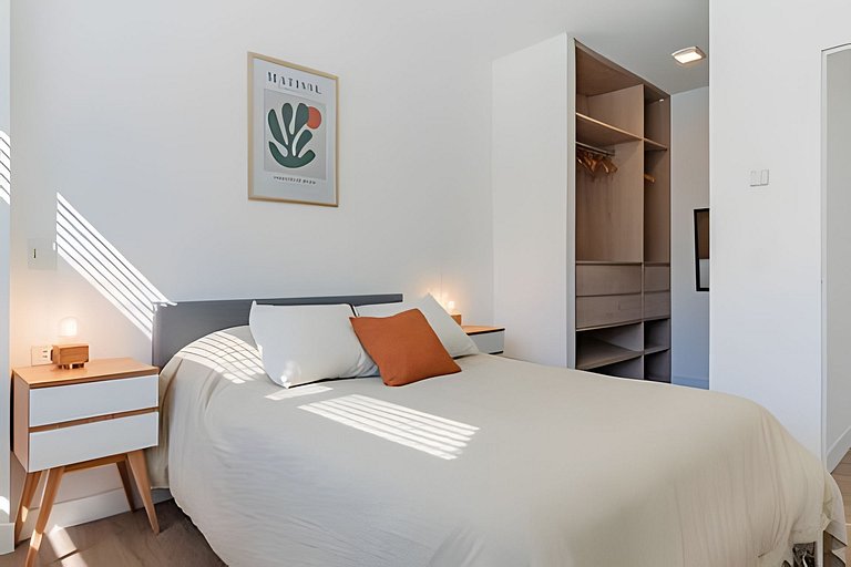 Stunning 1BR Apartment w/ Pool, Gym, Spa & Sauna