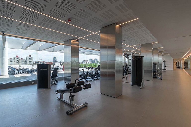 Stunning 1BR Apartment w/ Pool, Gym, Spa & Sauna