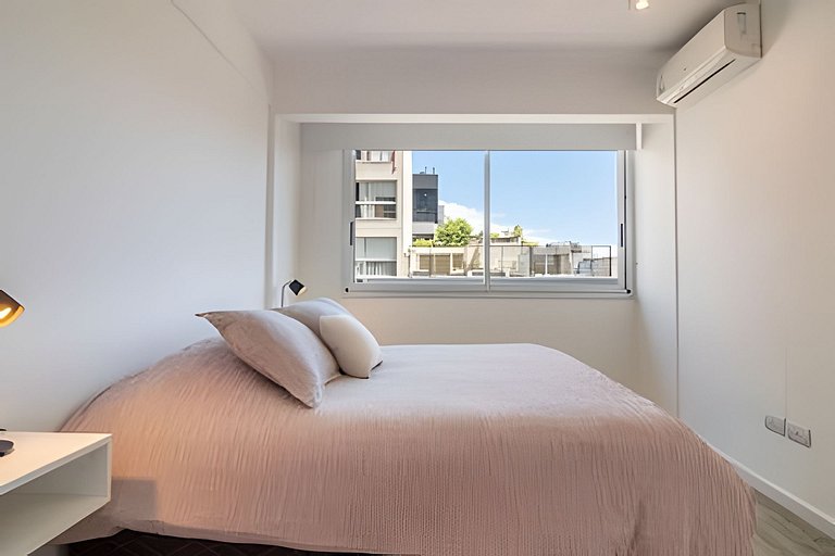 Incredible 1BR Apt. with pool, gym, and laundry!