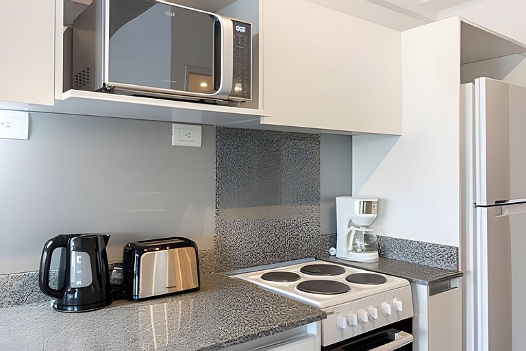 Incredible 1BR Apt. with pool, gym, and laundry!