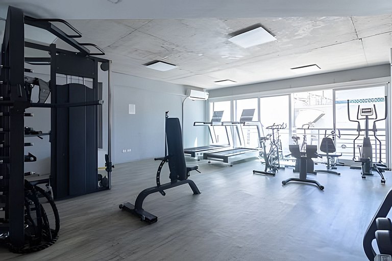 Incredible 1BR Apt. with pool, gym, and laundry!