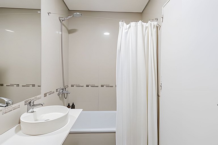 Cozy Studio in Palermo w/Pool & Laundry!