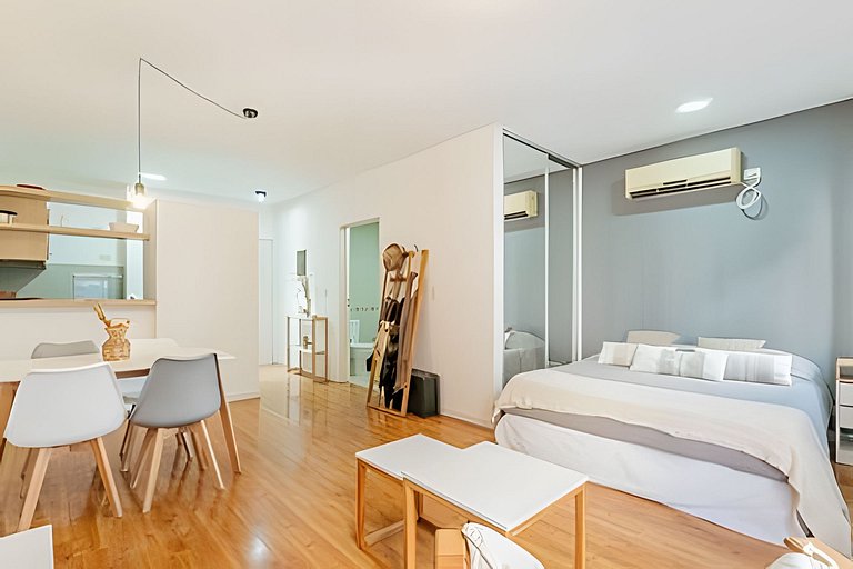 Cozy Studio in Palermo w/Pool & Laundry!