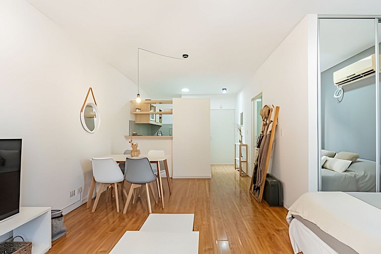 Cozy Studio in Palermo w/Pool & Laundry!