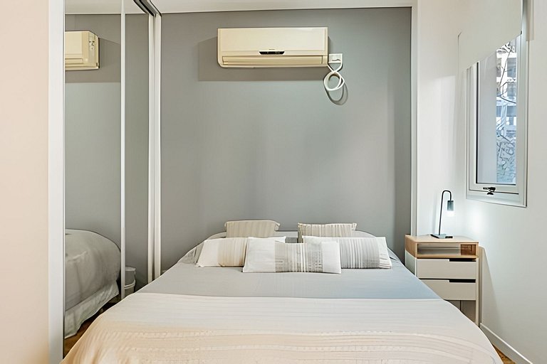 Cozy Studio in Palermo w/Pool & Laundry!