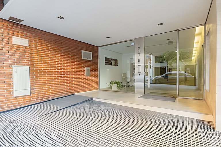 Cozy Studio in Palermo w/Pool & Laundry!